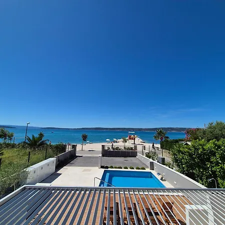Villa Beachfront Costabella *