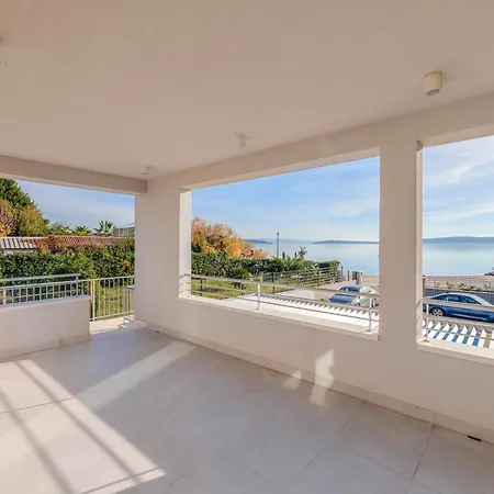 Beachfront Costabella فيلة Kaštela