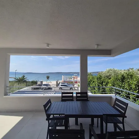 Villa Beachfront Costabella