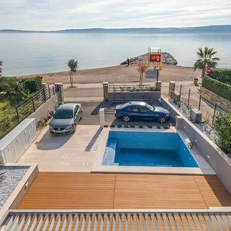 Villa Beachfront Costabella *