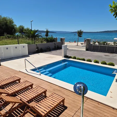 Beachfront Costabella Villa