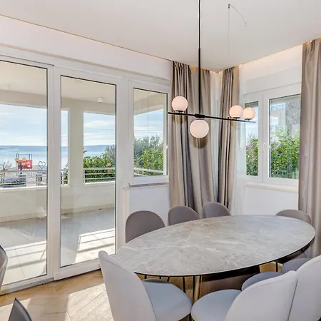 Villa Beachfront Costabella