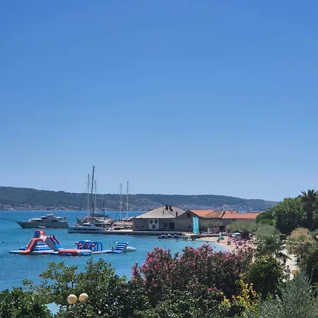فيلة Beachfront Costabella *